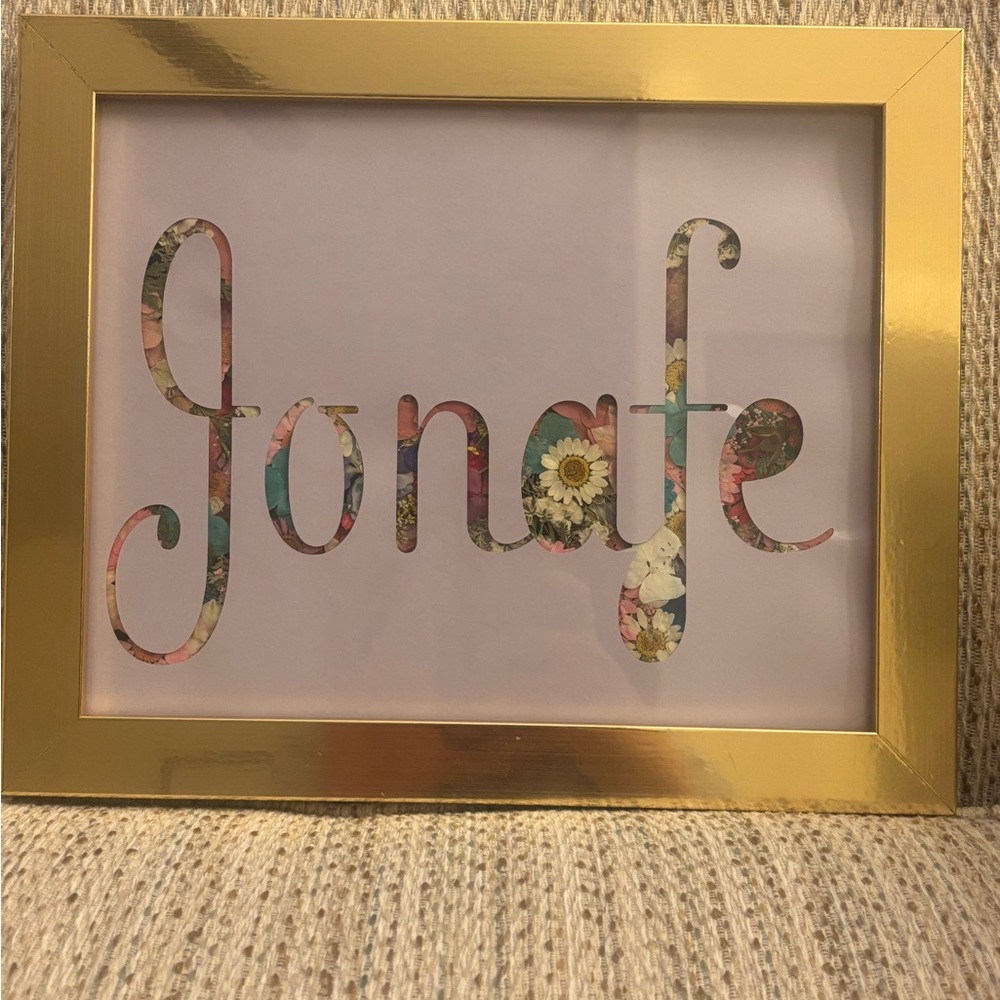 Custom floral initial - Picture 2 of 4